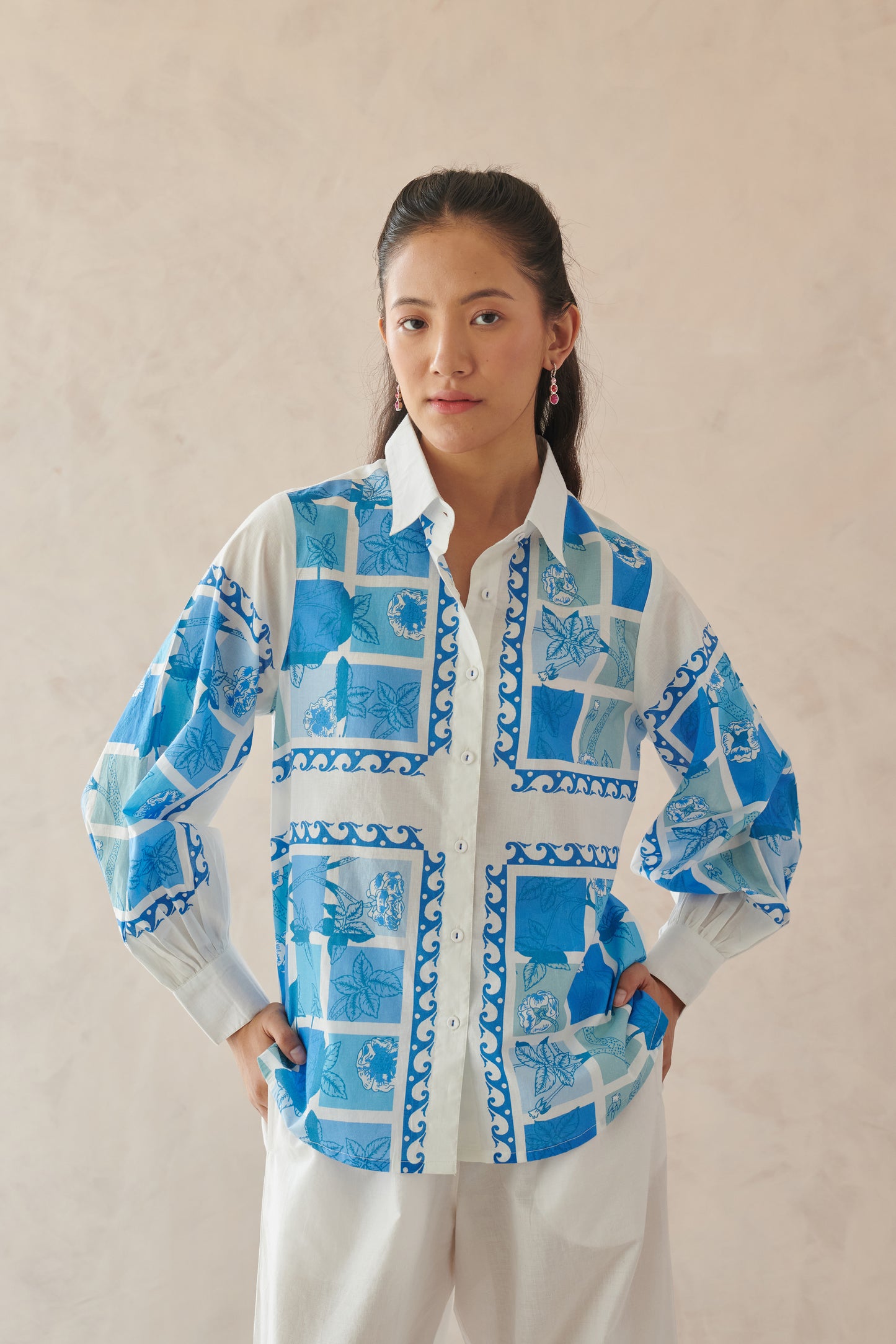 Vivia White Blue Mosaic Floral Shirt