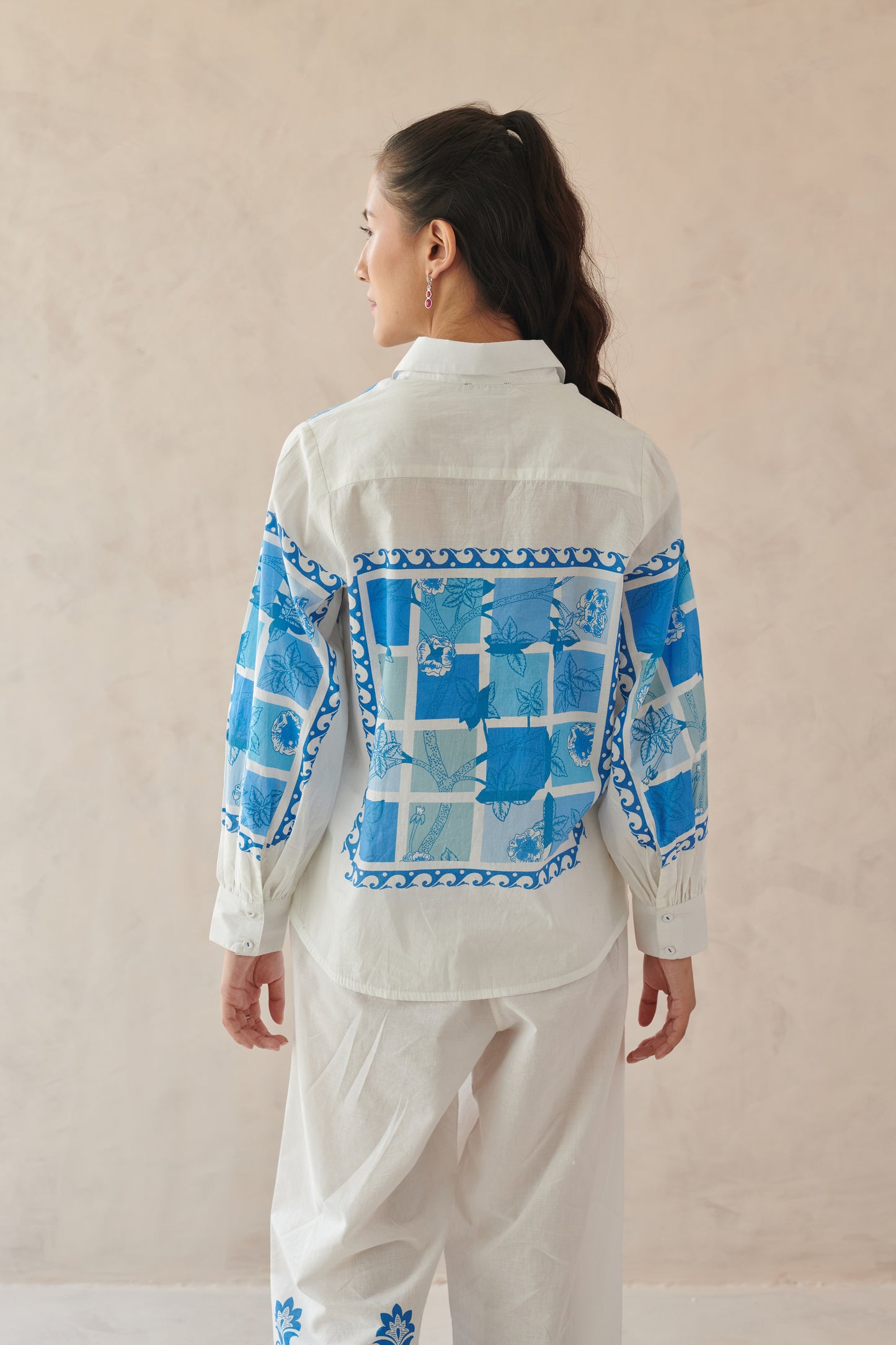 Vivia White Blue Mosaic Floral Shirt