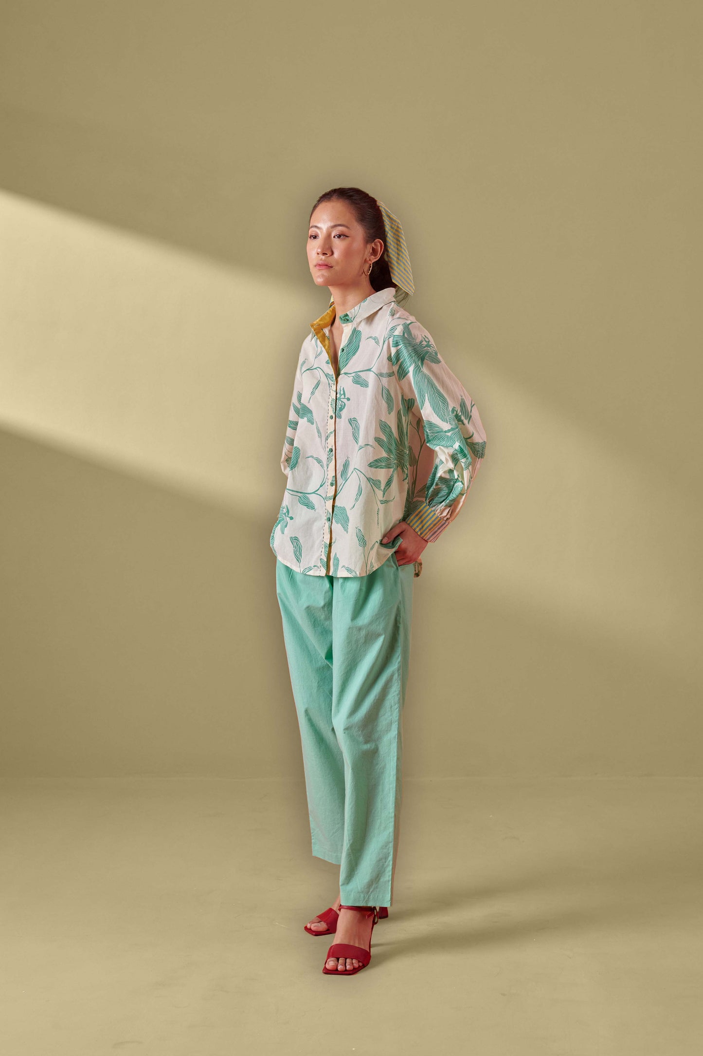 Vivia Creme Floral Relaxed Fit Shirt