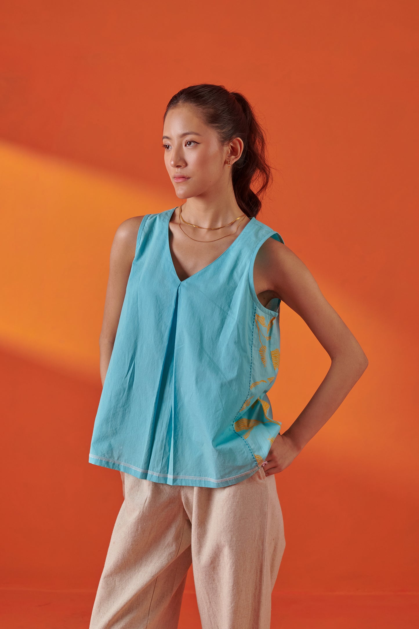 Vaya Aqua V-neck Sleeveless Top