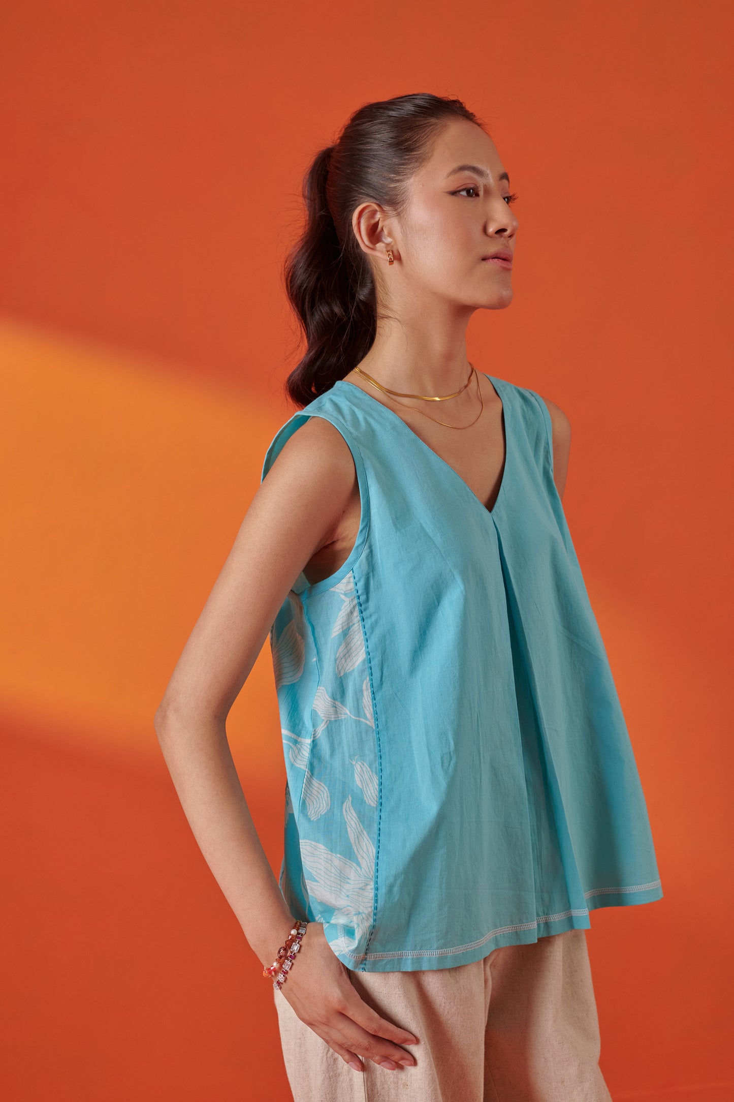 Vaya Aqua V-neck Sleeveless Top